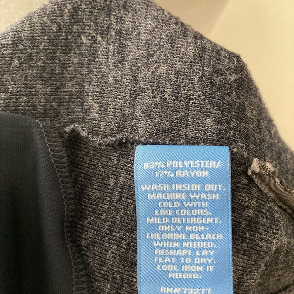 Gray Long Sleeves Sweater Size Large - Picture 7 of 8